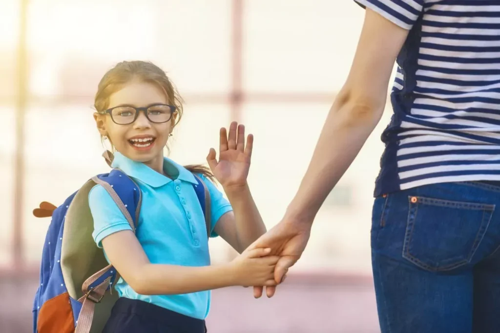 A Parent’s Guide to Helping Your Child Feel Confident.  Help your child feel confident on first day of school with this tips